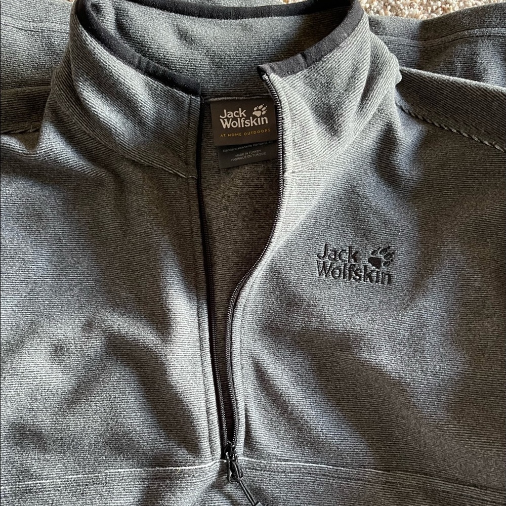 Jack Wolfskin mid-zip fleece